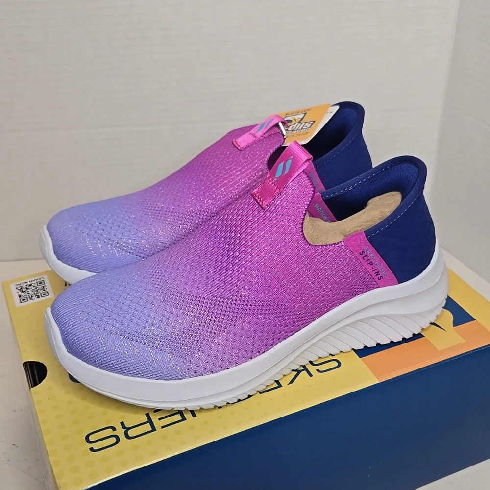 Skechers Girls Slip-Ins Sneakers, Size 3, NWT